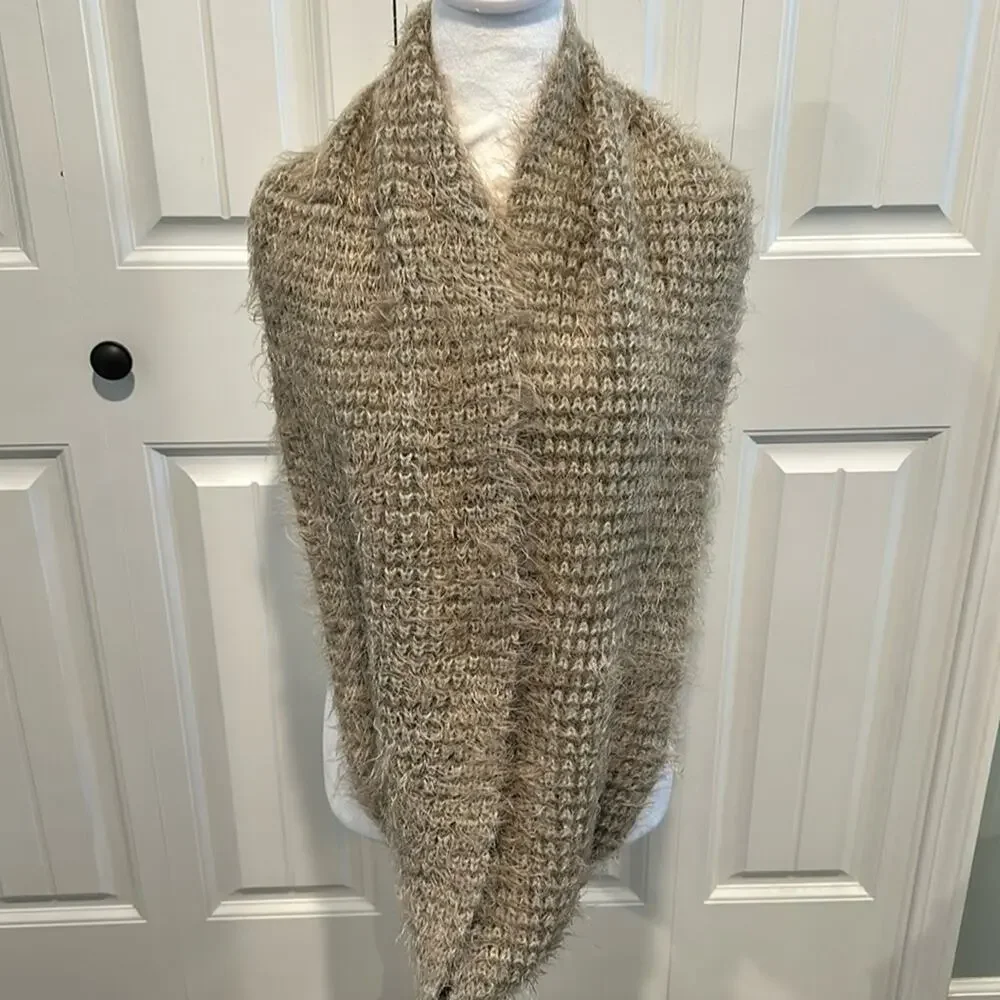 Simply Noelle‎ Fuzzy Knit Infinity Scarf NWOT